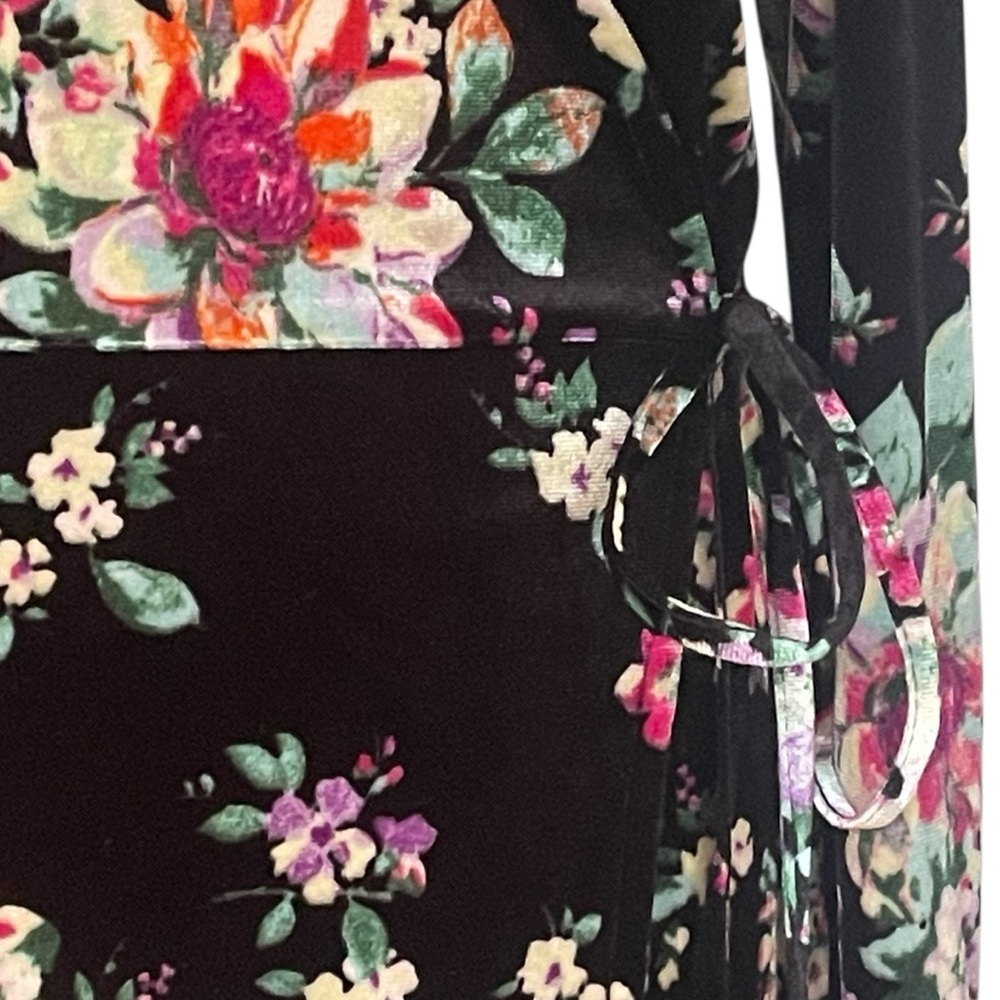 Zara Trafaluc Black Floral Velvet Wrap Dress Sz L Long Sleeves Midi Length - Picture 11 of 16